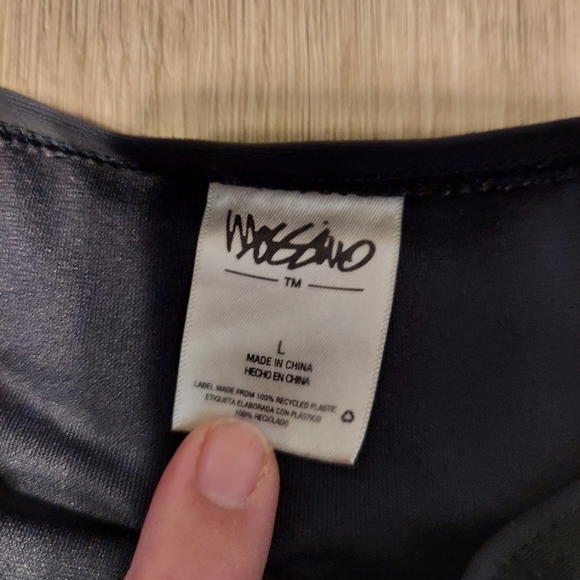 Bikini - Picture 3 of 3